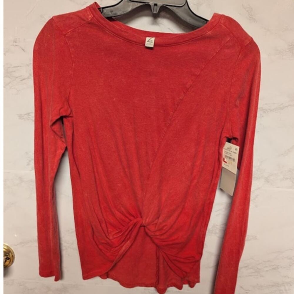 NEW Zella Youth XL ( 14/16) red long sleeve Activewear layering Tee Crew Neck